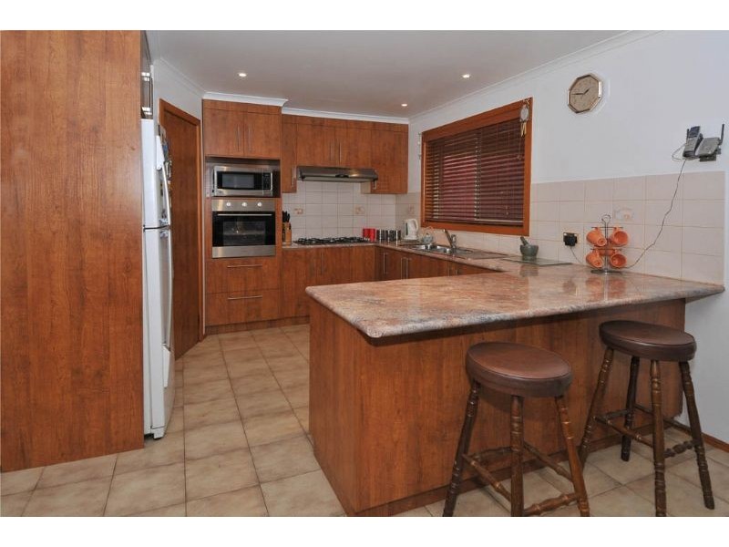 16 Mitta Mitta Way, Meadow Heights VIC 3048