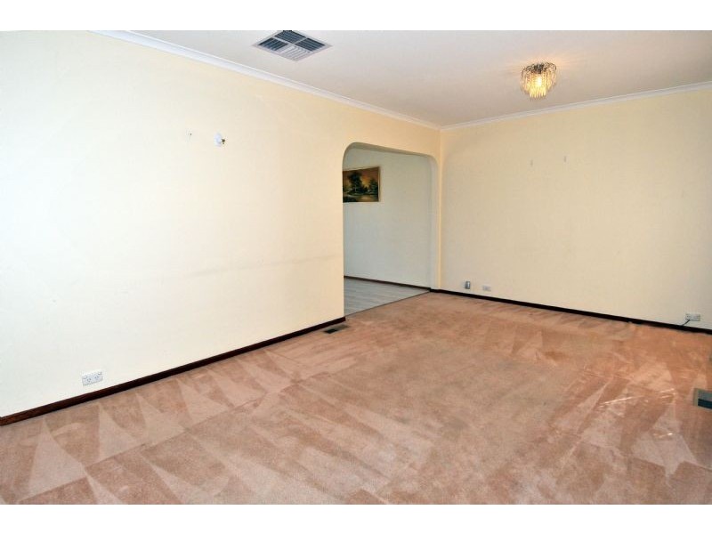 5a Nicholson Crescent, Meadow Heights VIC 3048