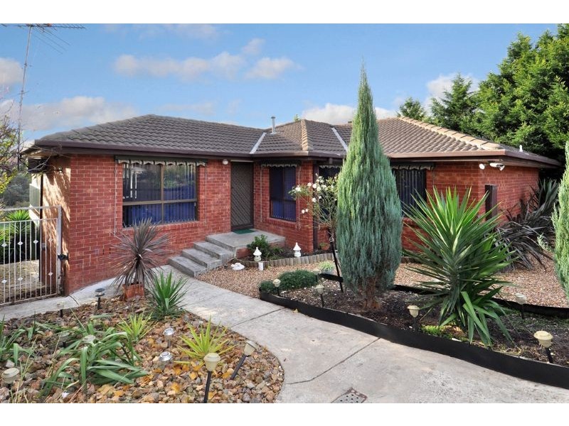 2/17 Ashleigh Crescent, Meadow Heights VIC 3048