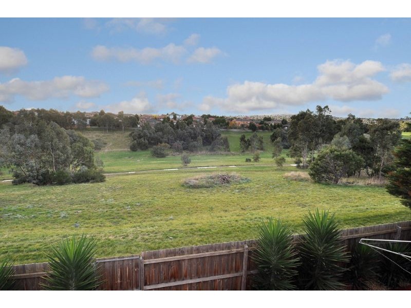 2/17 Ashleigh Crescent, Meadow Heights VIC 3048