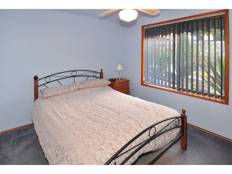 2/17 Ashleigh Crescent, Meadow Heights VIC 3048