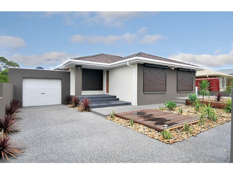 152 Lightwood Crescent, Meadow Heights VIC 3048