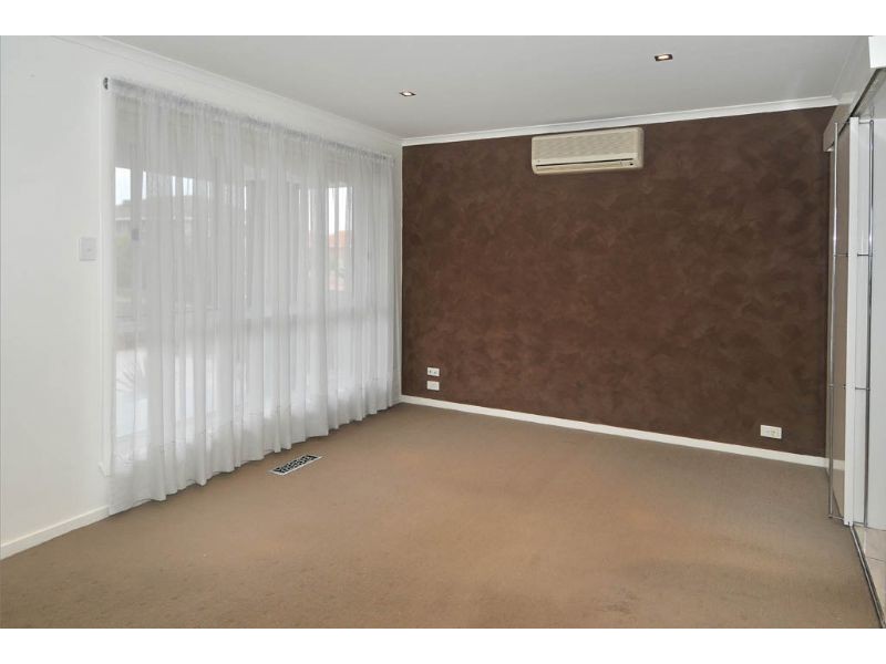 152 Lightwood Crescent, Meadow Heights VIC 3048