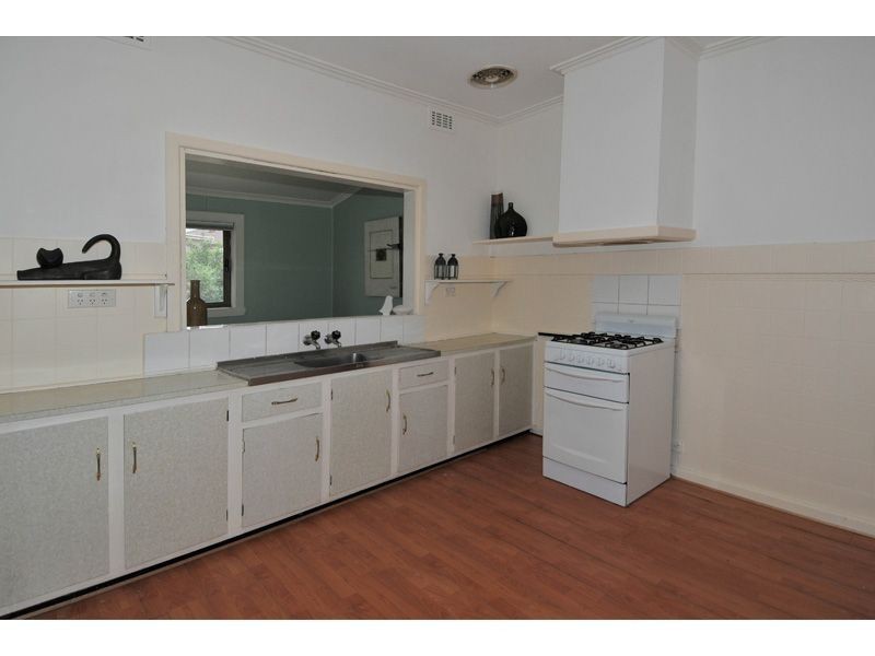 18 Victoria Street, Oak Park VIC 3046