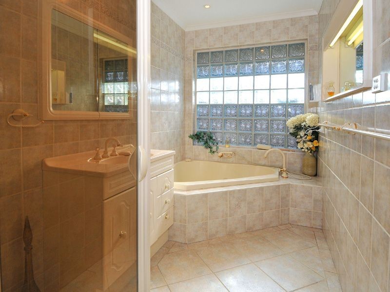 18 Oxford Street, Hadfield VIC 3046