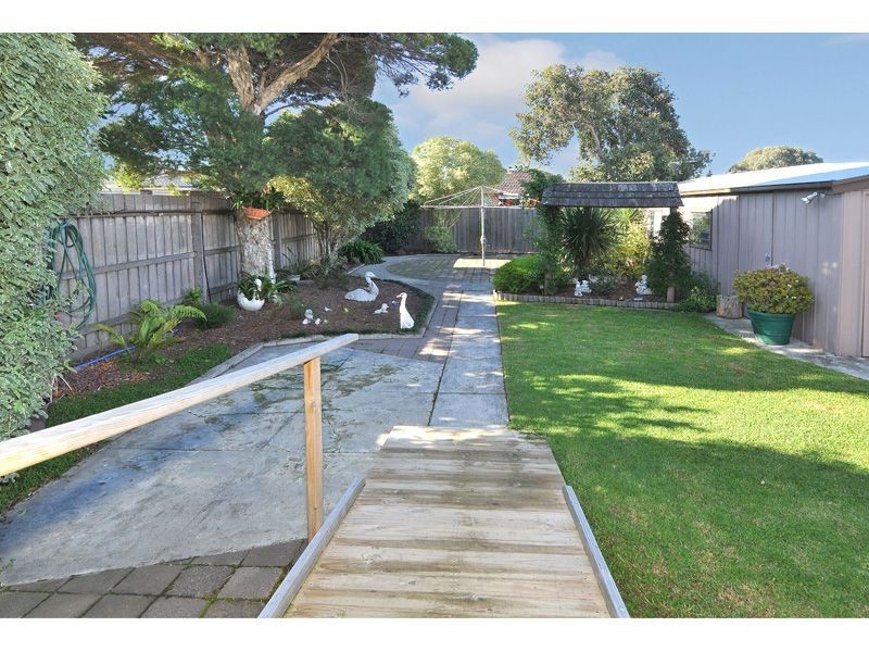 18 Oxford Street, Hadfield VIC 3046