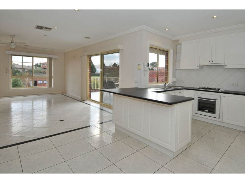 1/12 Shankland Boulevard, Meadow Heights VIC 3048