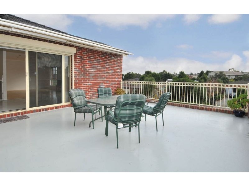 1/12 Shankland Boulevard, Meadow Heights VIC 3048