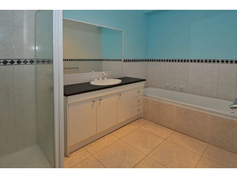 1/12 Shankland Boulevard, Meadow Heights VIC 3048