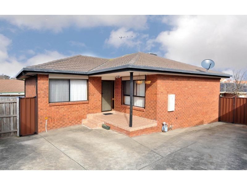 5A Nicholson Crescent, Meadow Heights VIC 3048