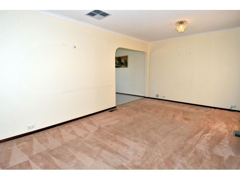 5A Nicholson Crescent, Meadow Heights VIC 3048