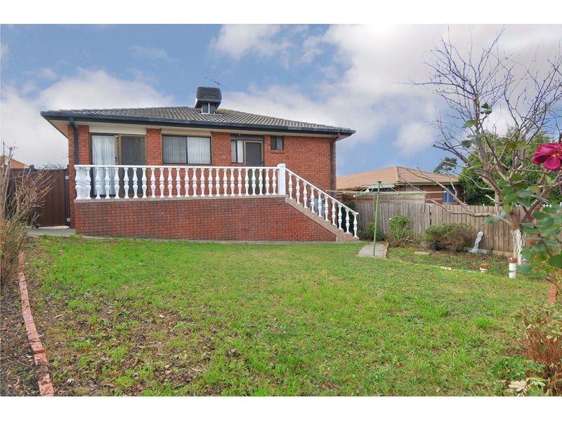 5A Nicholson Crescent, Meadow Heights VIC 3048