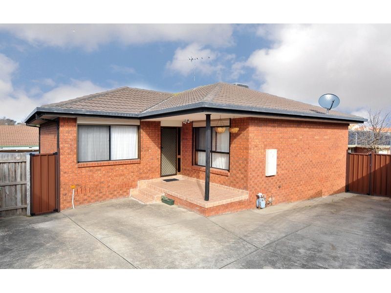 5A Nicholson Crescent, Meadow Heights VIC 3048