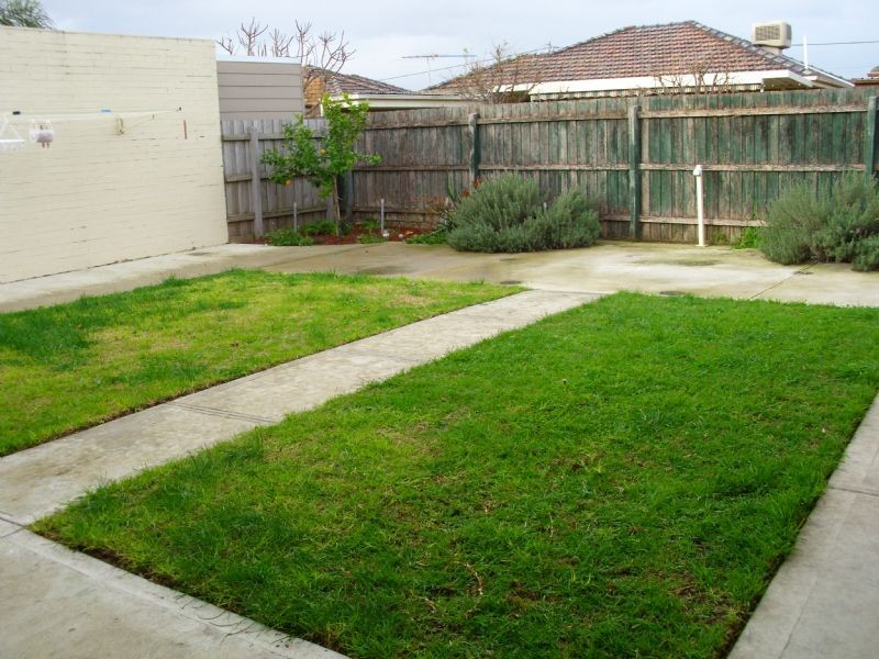 12 Nancye Drive, Lalor VIC 3075