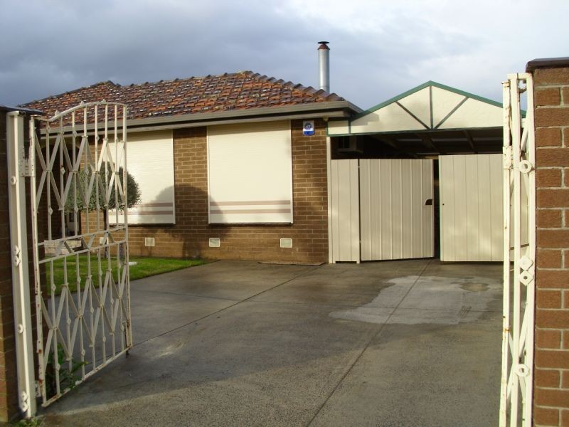 12 Nancye Drive, Lalor VIC 3075