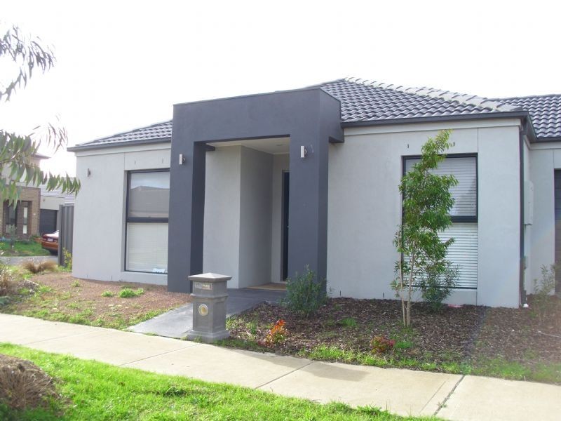 21 Gippsland Way, Craigieburn VIC 3064