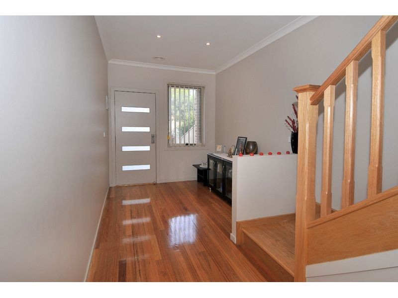 1/4 Geum Street, Hadfield VIC 3046