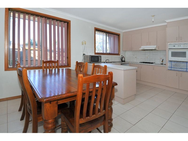 2/32 Justin Avenue, Glenroy VIC 3046