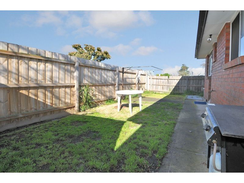2/32 Justin Avenue, Glenroy VIC 3046