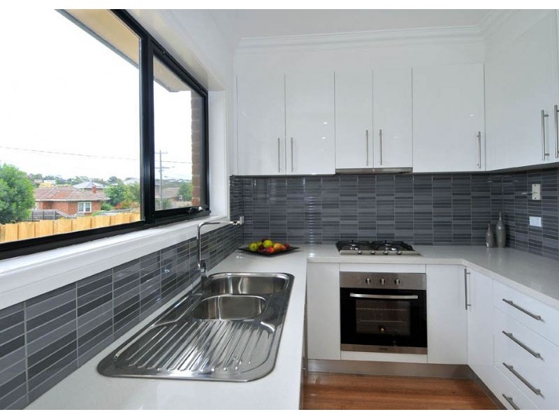 1/16 Winifred Street, Oak Park VIC 3046