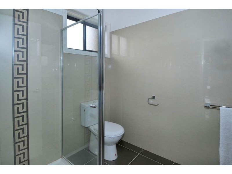 1/16 Winifred Street, Oak Park VIC 3046