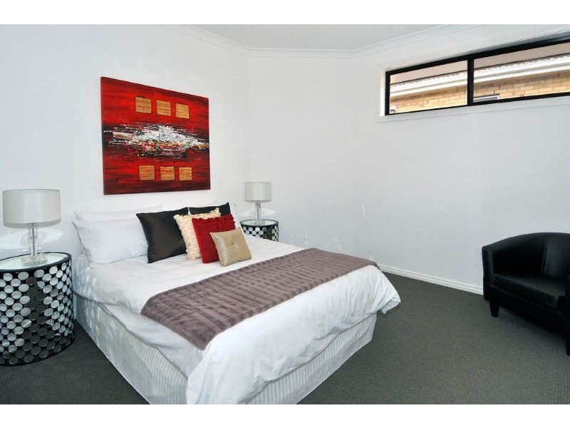 1/16 Winifred Street, Oak Park VIC 3046