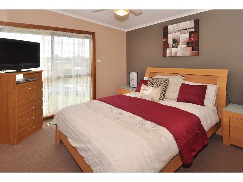 16 Hastings Crescent, Broadmeadows VIC 3047