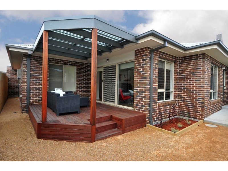 2/35 Plumpton Avenue, Glenroy VIC 3046