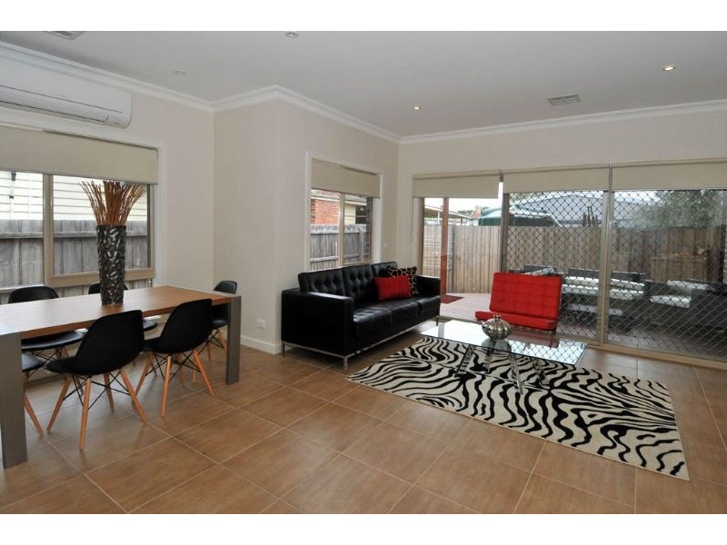 2/35 Plumpton Avenue, Glenroy VIC 3046