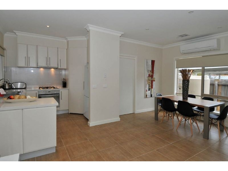 2/35 Plumpton Avenue, Glenroy VIC 3046