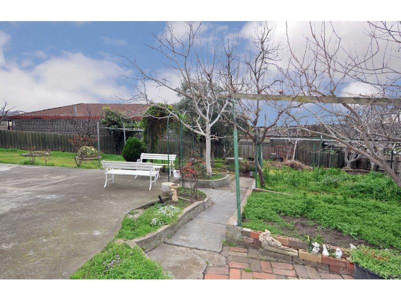 41 Ashleigh Crescent, Meadow Heights VIC 3048