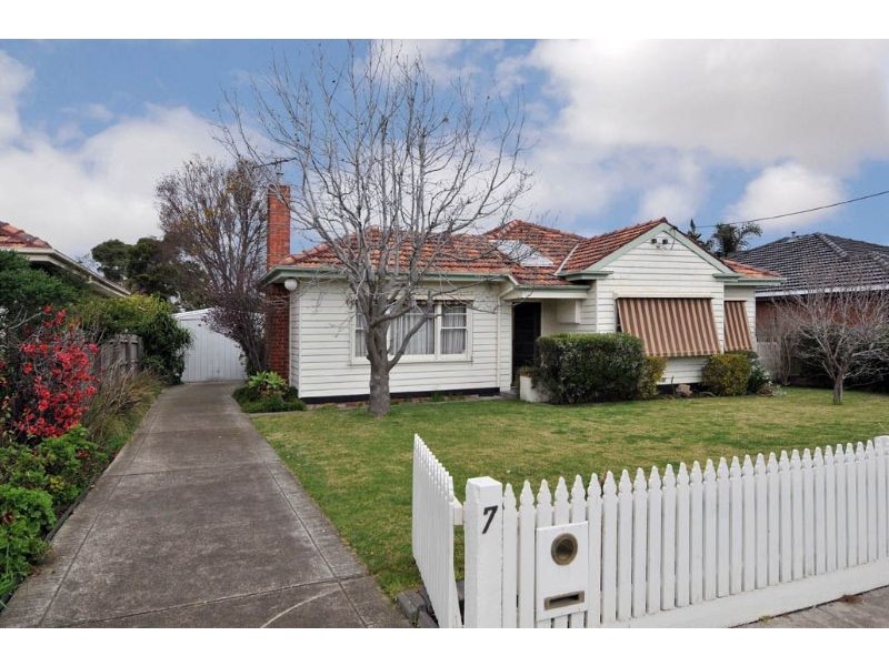 7 Gladstone Parade, Glenroy VIC 3046