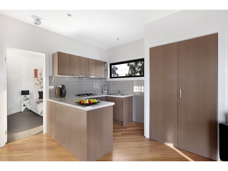 3/64 Wheatsheaf Road, Glenroy VIC 3046