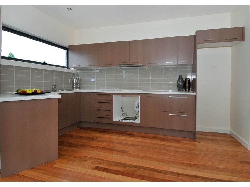 2/64 Wheatsheaf Road, Glenroy VIC 3046