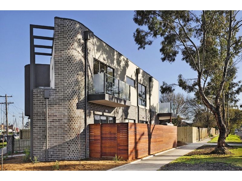 2/64 Wheatsheaf Road, Glenroy VIC 3046