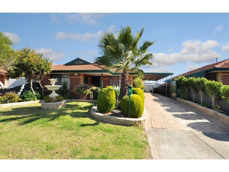 5 Benaud Close, Meadow Heights VIC 3048