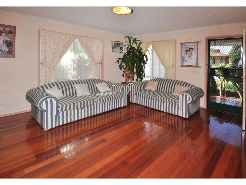 5 Benaud Close, Meadow Heights VIC 3048