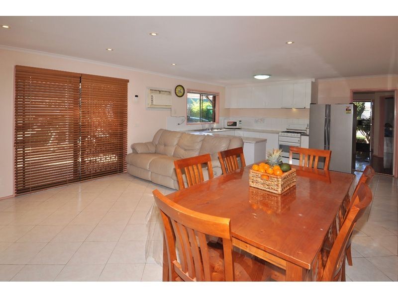 5 Benaud Close, Meadow Heights VIC 3048