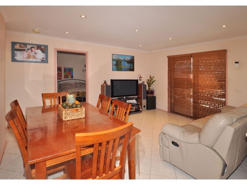 5 Benaud Close, Meadow Heights VIC 3048