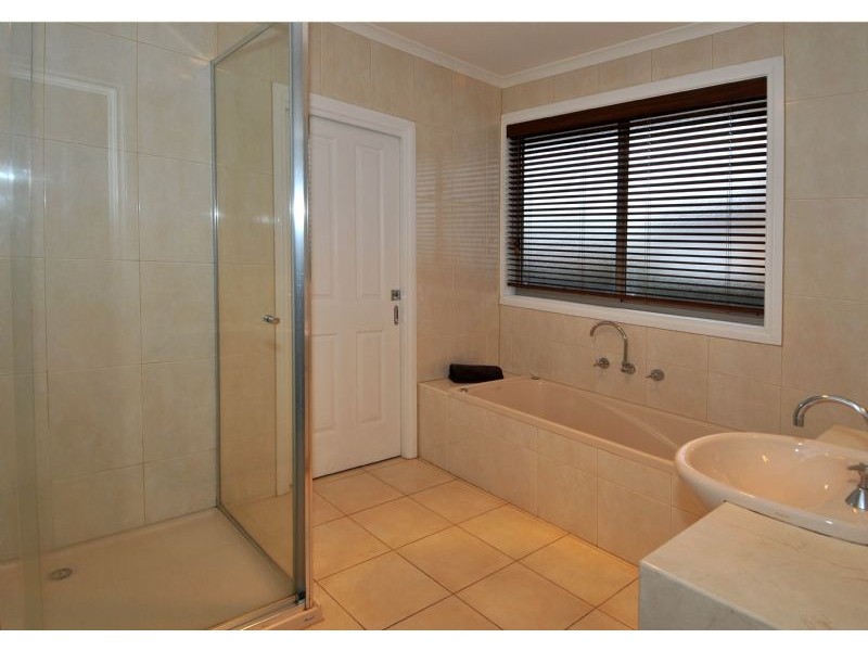 3 Regent Street, Glenroy VIC 3046