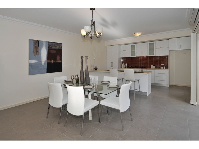 2a & 2B Strachan Street, Oak Park VIC 3046