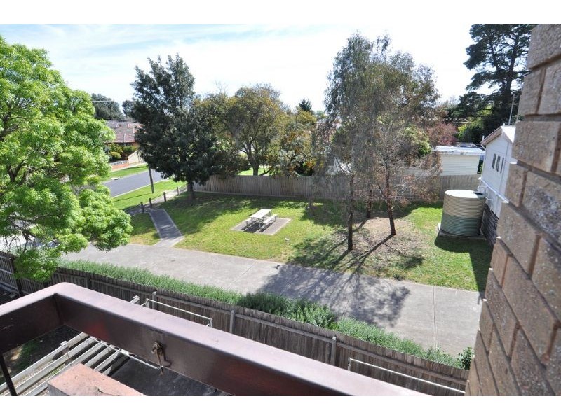 12/2-4 Chapman Avenue, Glenroy VIC 3046