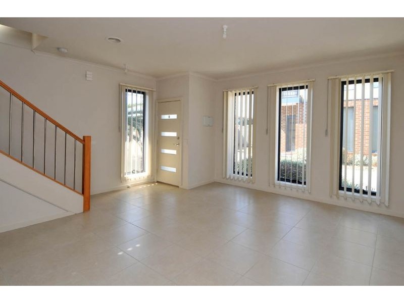 2/213 – 215 Camp Road, Broadmeadows VIC 3047