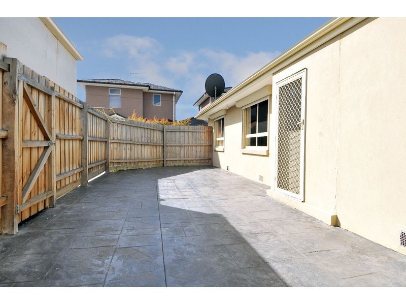 65 Maude Avenue, Glenroy VIC 3046