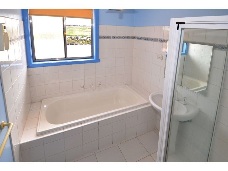 83 Outlook Drive, Glenroy VIC 3046