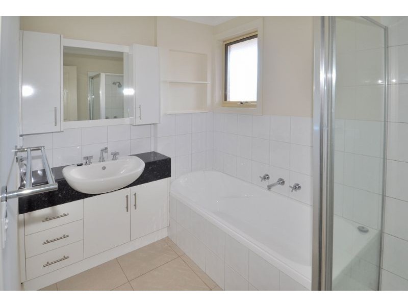 2/72 Maude Avenue, Glenroy VIC 3046