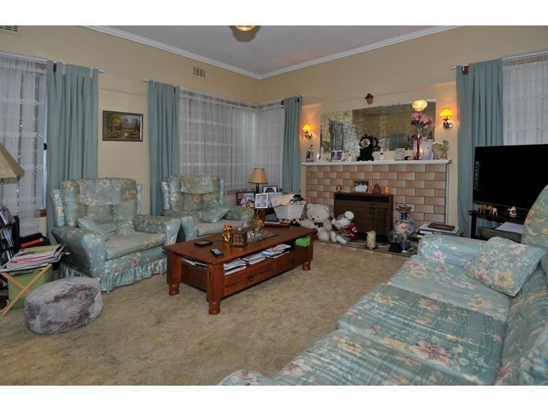 97 Paget Avenue, Glenroy VIC 3046