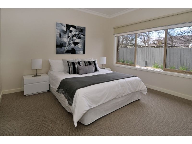 2/35 Plumpton Avenue, Glenroy VIC 3046