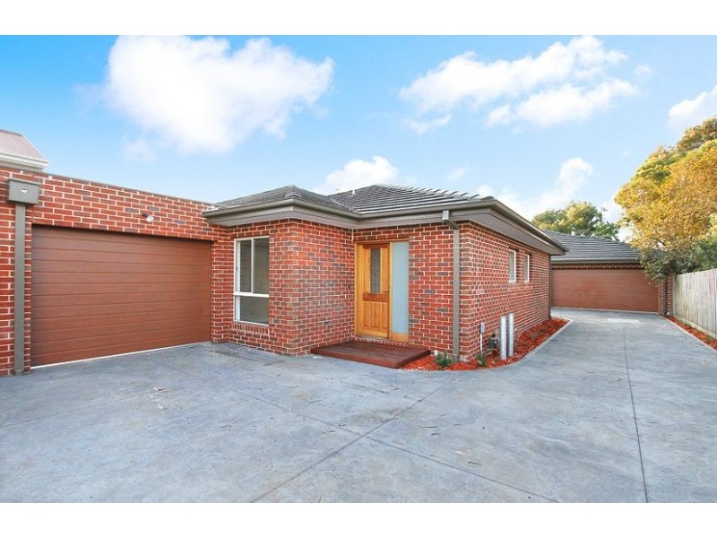 2/9 Sylvester Street, Oak Park VIC 3046