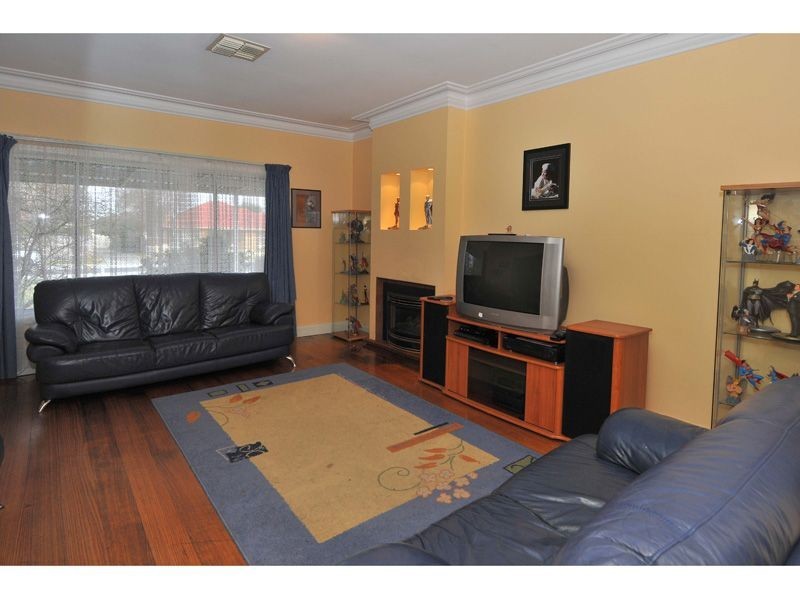 64 Melbourne Avenue, Glenroy VIC 3046